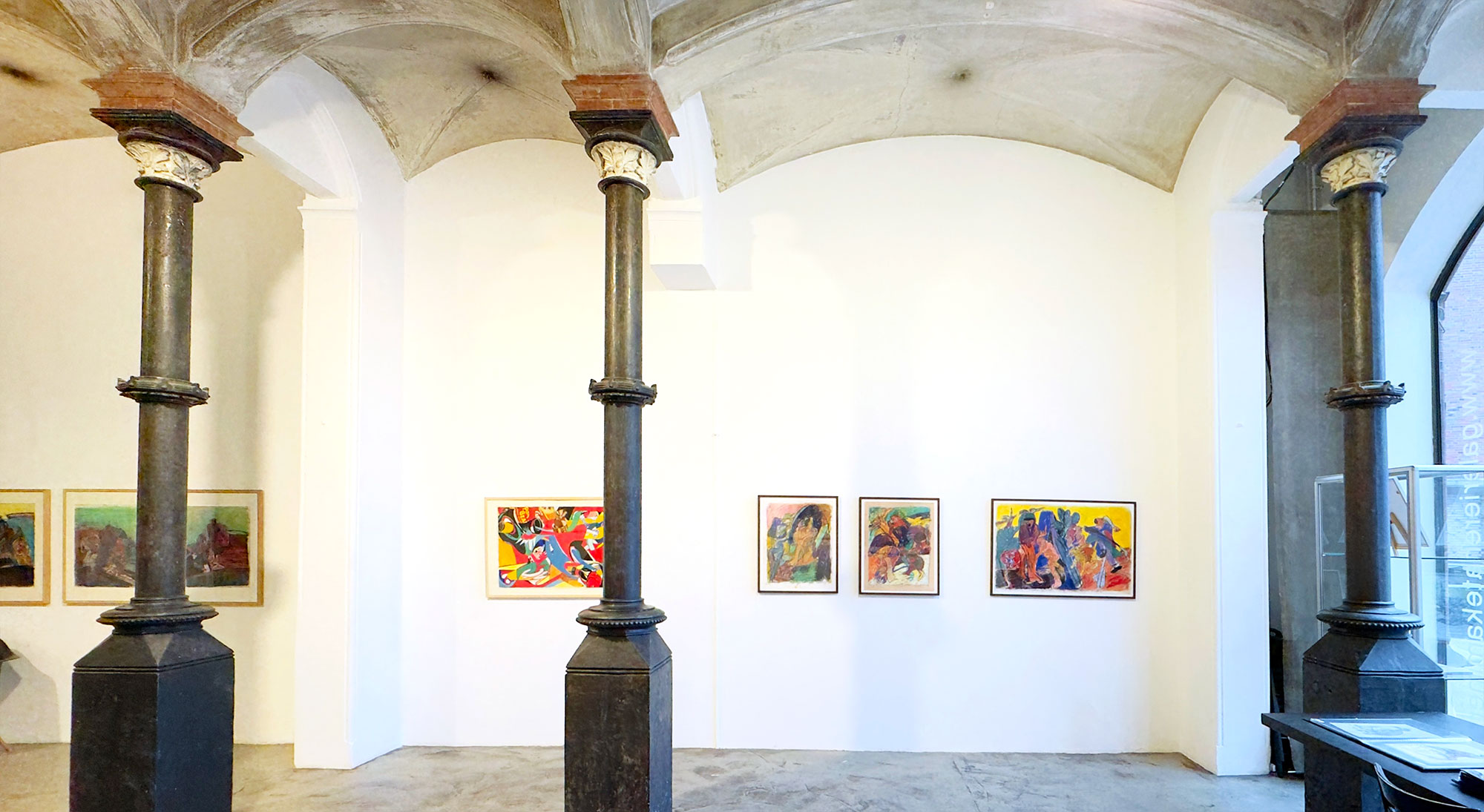 Austellungsansicht der Austellung GELD SPIELT KEINE ROLLE in der Galerie Renate Kammer