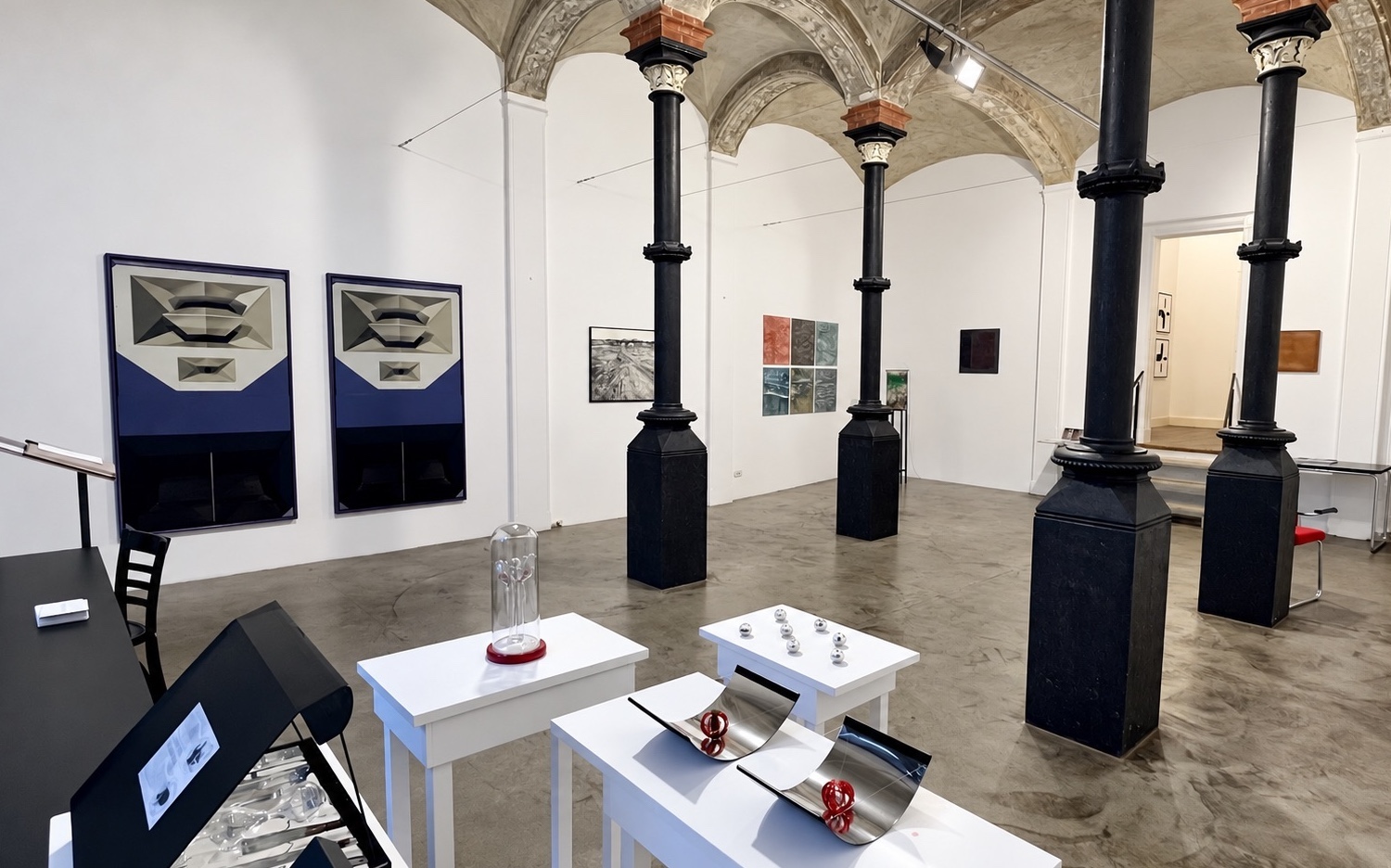Austellungsansicht der Austellung GELD SPIELT KEINE ROLLE in der Galerie Renate Kammer